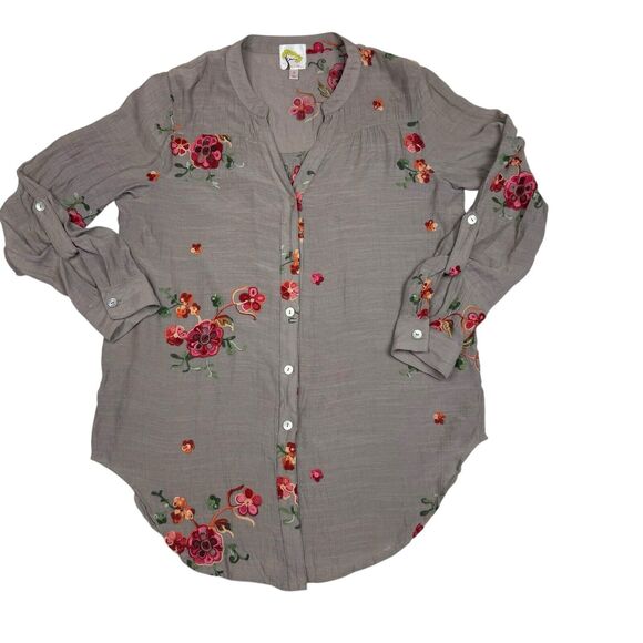 Fig and Flower Womens Petite Embroidered Buttondown Blouse Roll-Tab Tan - Picture 1 of 8